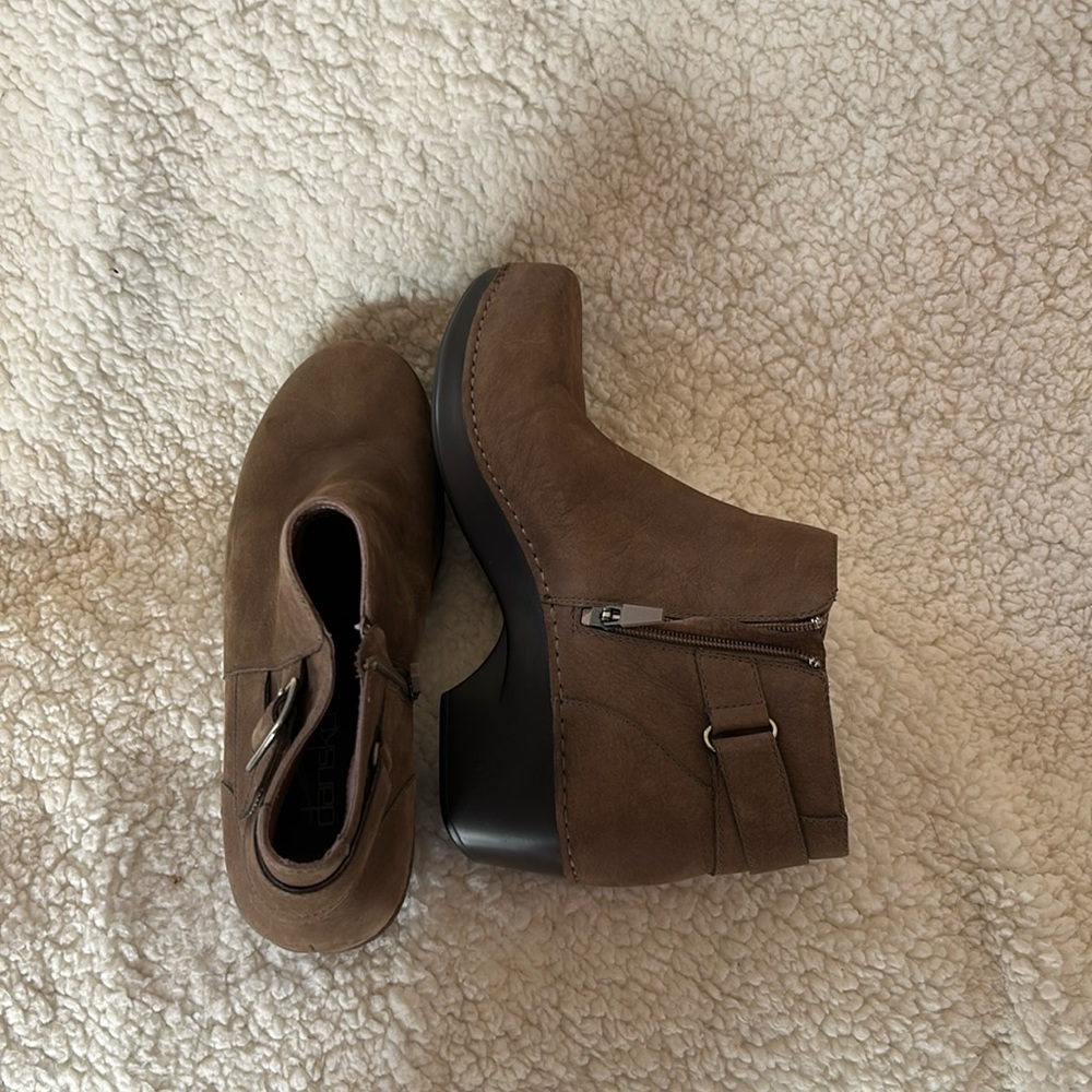 Taupe Dansko boots,Euro size 41, US size 10-10 1/2. Almost new